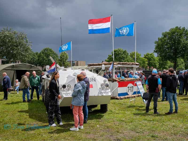 Jubilerend Unifil Reünie in de feesttent van Zeewolde