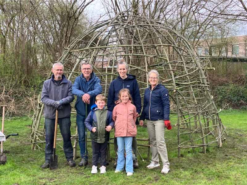 Speelplek Koraal uitgebreid met wilgenhut