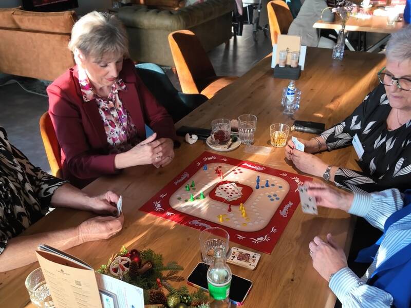 Eenzame ouderen genieten van midweek bij RCN Zeewolde