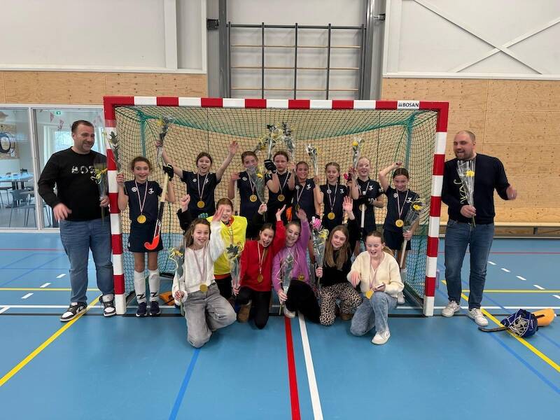 Hockeyteam MO12-1  kampioen