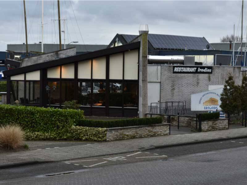 Restaurant Irodios vanaf de straatzijde