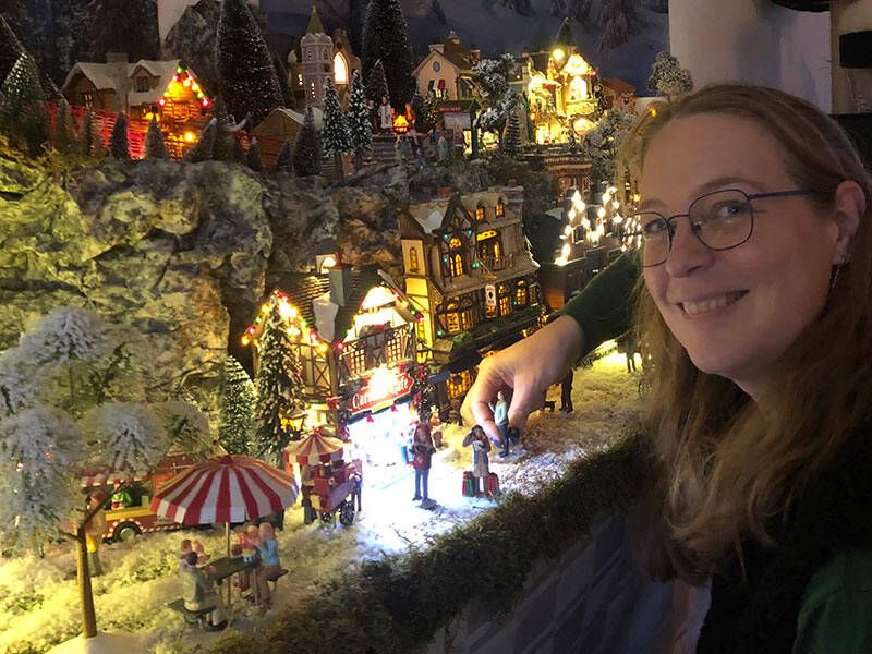 Judith Voost ruimt kerst dorp op