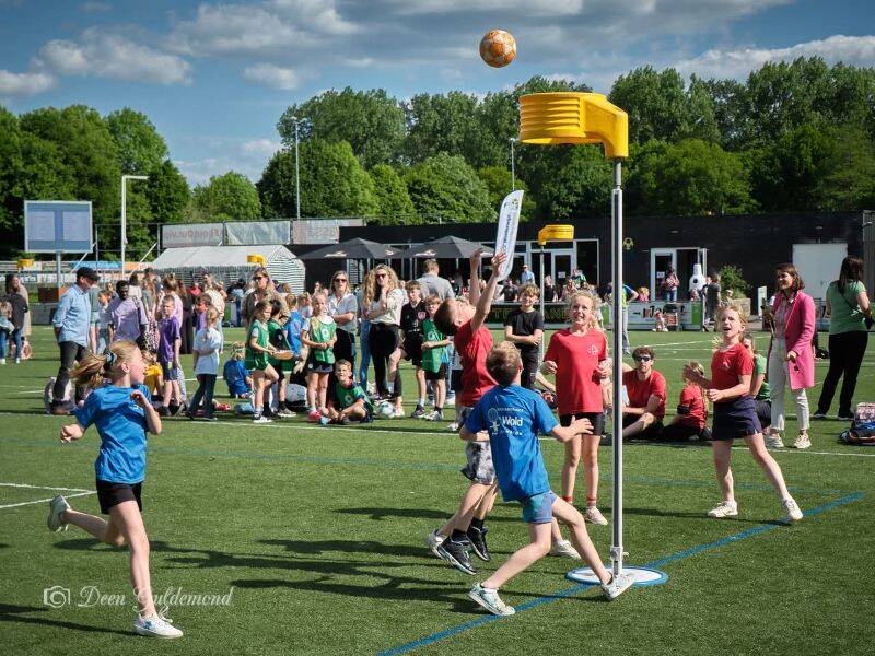 Schoolkorfbaltoernooi Zeewolde: succes met ruim 250 deelnemers