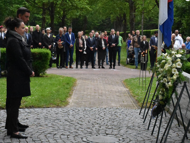 Dodenherdenking in Zeewolde verbindt generaties met verhalen uit de oorlog