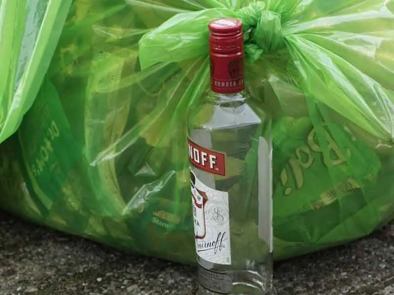 fles en afval om te recyclen 